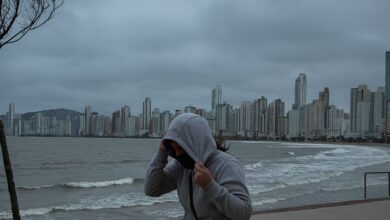 Balneário Camboriú tem alerta de frio até sexta com atenção à saúde respiratória