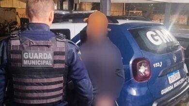 Motorista embriagado tenta fugir após colisão e é preso em Itajaí