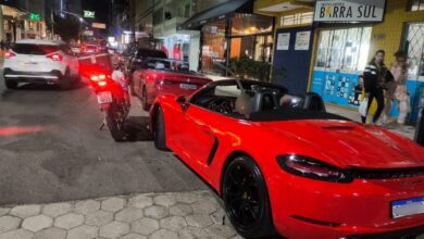 Audi e Porsche são apreendidos após racha em SC