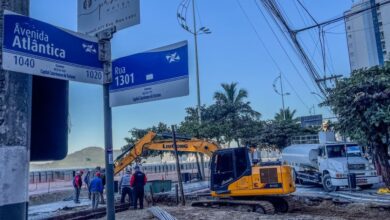 Trânsito é alterado na região central de Balneário Camboriú para obra de macrodrenagem na Rua 1301