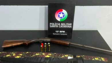 Policial de folga prende homem armado em trilha na Praia de Taquaras