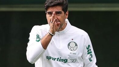 Abel Ferreira, do Palmeiras, em treino na Academia de Futebol
