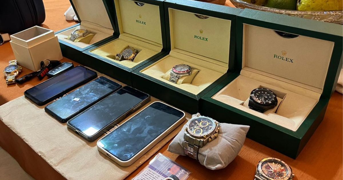 Operação revela ostentação de suposto líder de facção; rolex e celulares