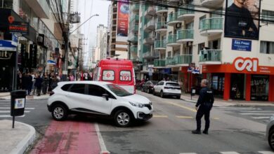 Novas informações confirmam que adolescente em patinete foi atingido por moto em faixa de pedestre em Balneário Camboriú