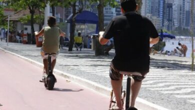"Menores de 16 anos não poderão mais usar", declara prefeita sobre patinetes e motos elétricas em Balneário Camboriú