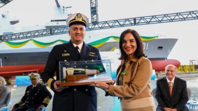 Marinha lança navio de guerra em SC com ritual centenário