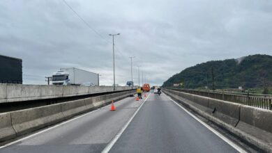 Motociclista morre atropelado após queda na BR-101, em SC