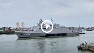 Navio de guerra mais moderno do Brasil faz testes em SC