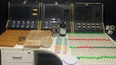 Polícia Militar apreende 10 quilos de drogas e máquinas caça-níqueis em Itajaí