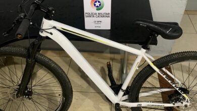 Bicicleta furtada é recuperada e dois homens acabam presos por tráfico em Camboriú
