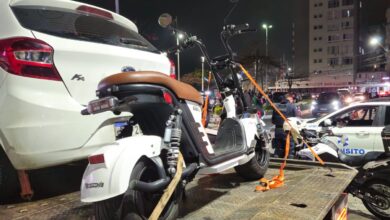 Operação na ciclofaixa flagra 12 autopropelidos irregulares