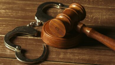 Homem é condenado após trancar namorada em quarto em SC