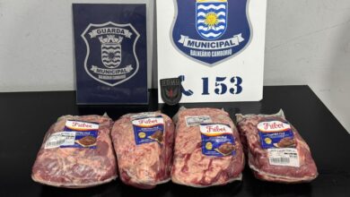 Homem é preso após furtar carne em supermercado de Balneário Camboriú