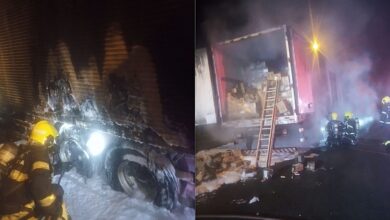 Incêndio atinge caminhão de carga na BR-101, no Morro do Boi, durante a madrugada