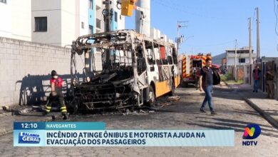 Ônibus pega fogo em Navegantes e motorista garante evacuação dos passageiros