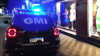 Mulher furta loja após pedir comida e água para a dona em SC