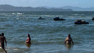PM fecha operação irregular de jet skis em Laranjeiras após risco a crianças e banhistas
