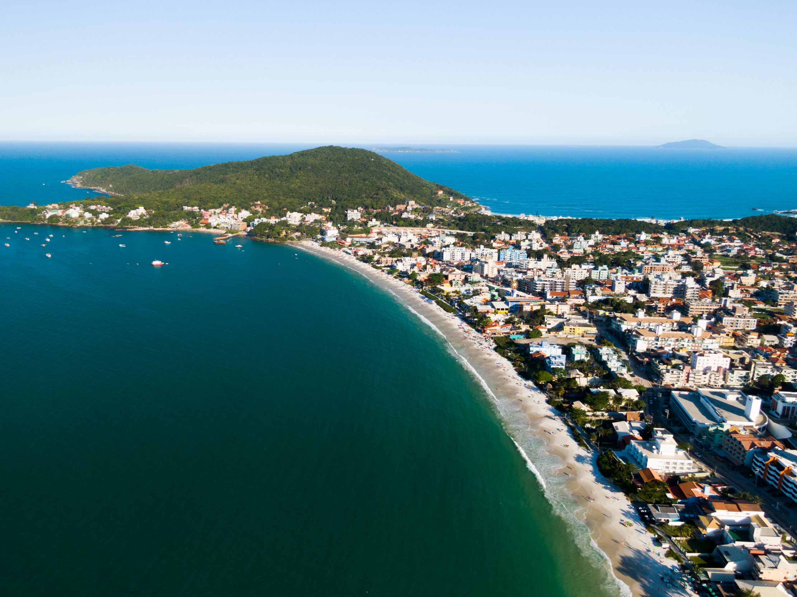 Praia de Quatro Ilhas, em Bombinhas