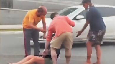 Mulher agride estudante que socorria vítima de queda de moto em Balneário Camboriú