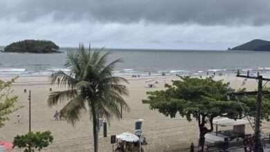 Praia Central de Balneário Camboriú começa novembro com águas próprias para banho