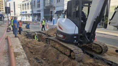 Rua 3700 será interditada nesta terça para avanço das obras do projeto Praia 100% Limpa em Balneário Camboriú