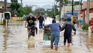 Saques em supermercado marcam enchente de 2008 em SC