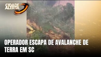 Avalanche de terra por pouco não atinge trator e operador em Benedito Novo