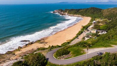 Após decisão judicial, Balneário Camboriú anuncia recurso e reforça que naturismo não está autorizado na Praia do Pinho