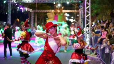 Último desfile de Natal encanta Balneário Camboriú