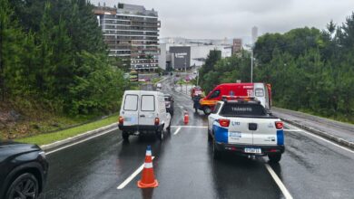Motociclista fica ferido após queda na Avenida Panorâmica