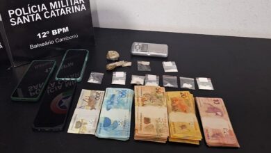 Mulher é presa por comandar boca de fumo com apoio do companheiro e do filho adolescente em BC