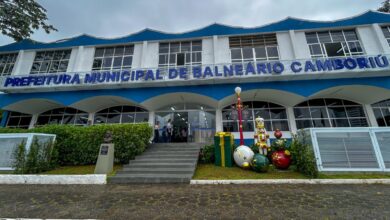 Prefeitura reabre porta principal do Paço Municipal após anos de acesso restrito