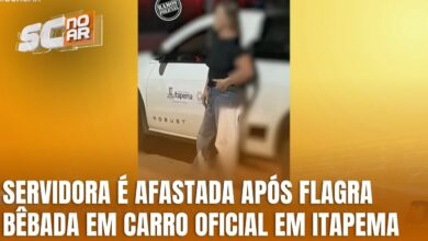 Servidora é afastada após ser flagrada bêbada em carro da Prefeitura de Itapema