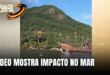 Barco Pirata atinge jetski com casal em Balneário Camboriú