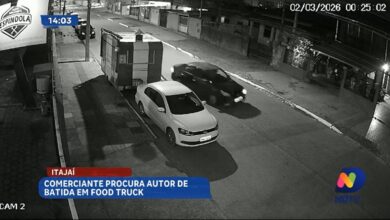 Comerciante tenta identificar autor de acidente com food truck