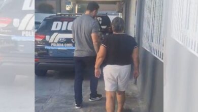 Mulher suspeita de matar enteada com tiro de espingarda no RS é presa em Itajaí