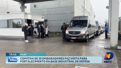 Comitiva com 30 embaixadores visita base industrial de defesa