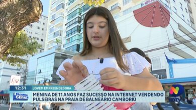 Menina de 11 anos viraliza vendendo pulseiras em Balneário Camboriú