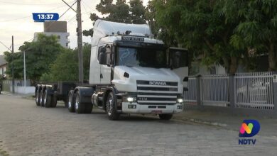 Motorista morre após ser atropelado pelo próprio caminhão
