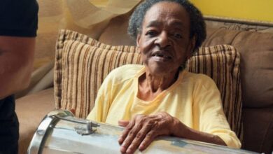 Morre Nega Tereza, ícone do samba e nome histórico do Carnaval de Itajaí, aos 86 anos