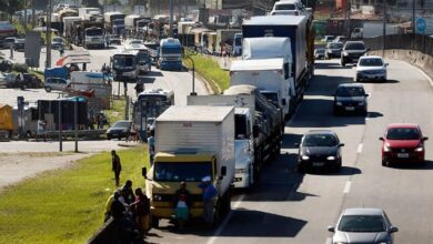 Caminhoneiros de SC criticam demora em novas regras do frete e não descartam paralisação nacional