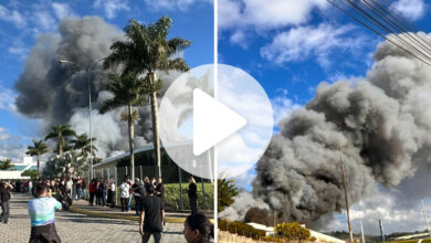 Fábrica da Colcci é atingida por incêndio de grandes proporções em SC